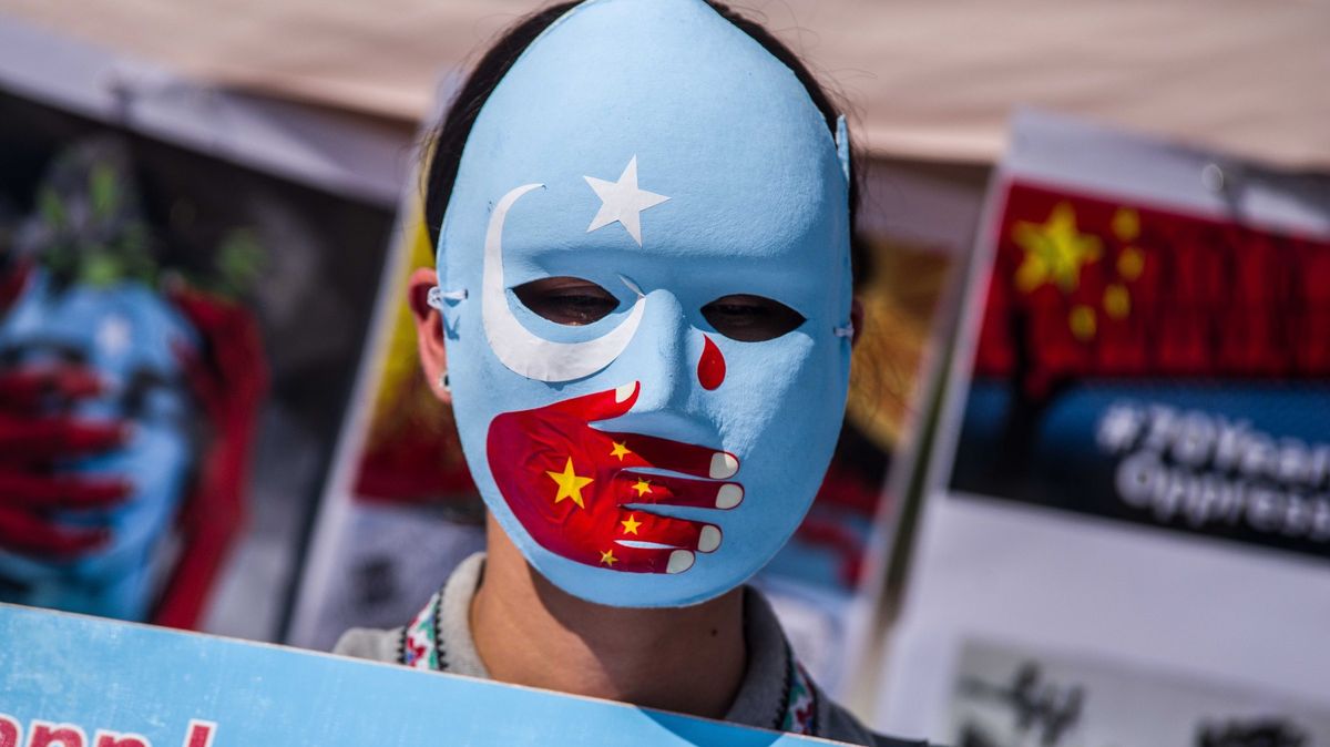 První evropská země uznala, že Ujgurové v Číně čelí genocidě